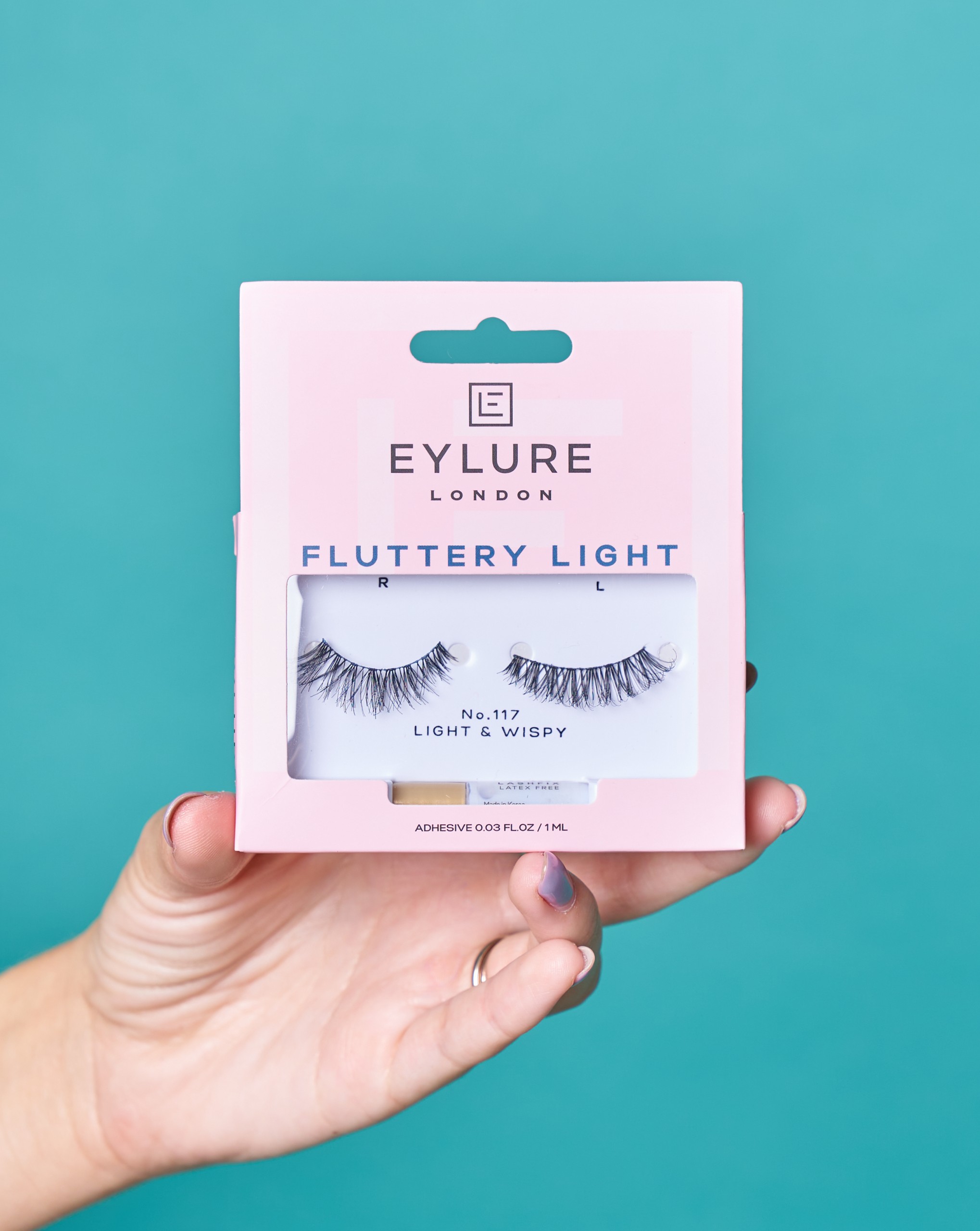 Fluttery Light Eyelashes 