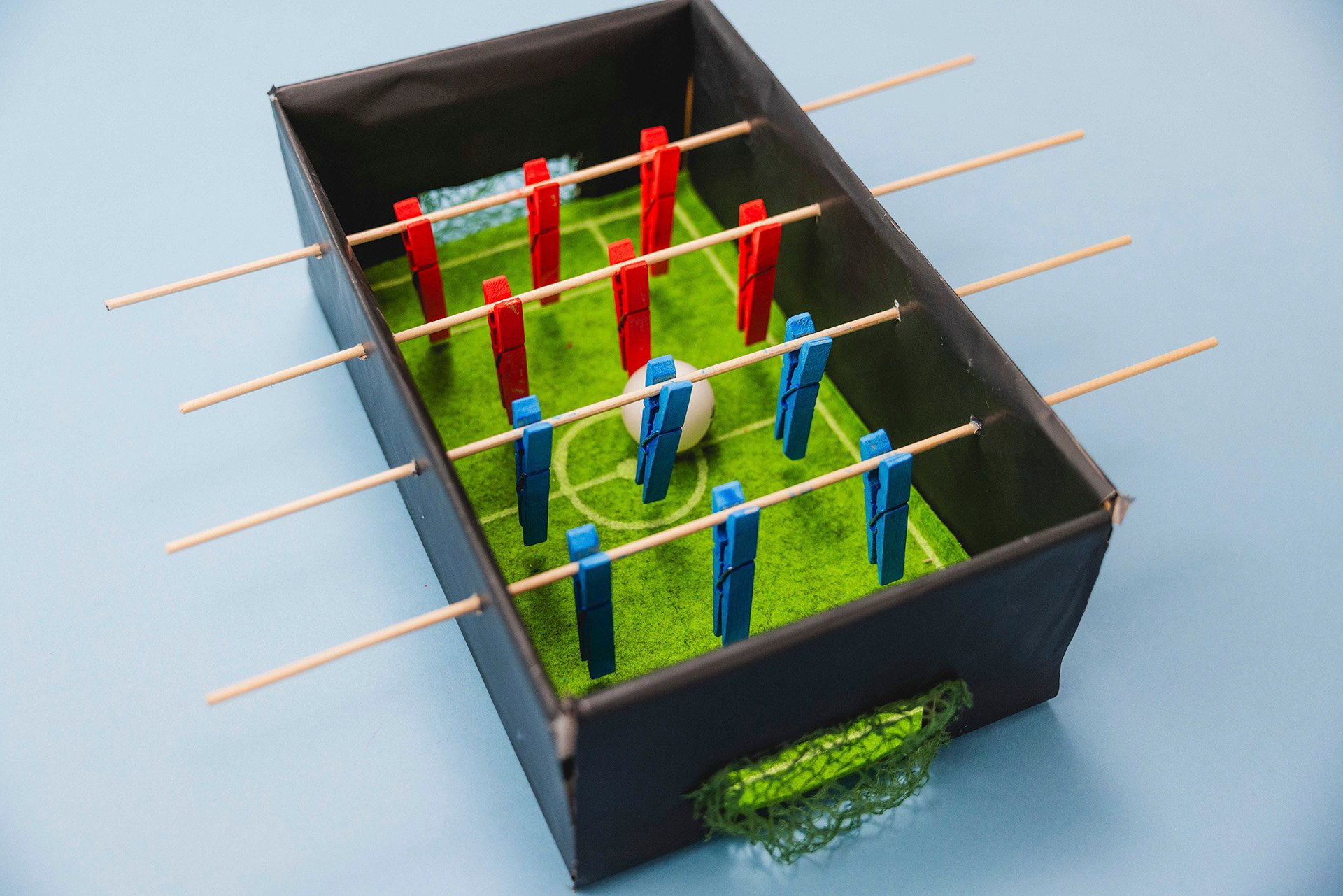 Matches21 Magnet-Tischfußball Bastelset - Holz DIY Kit Für Kinder Ab 12 Jahren